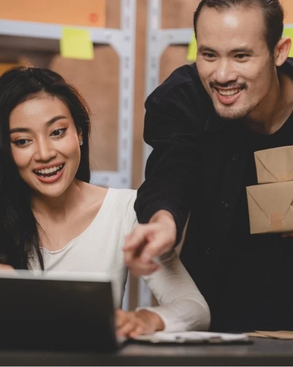 asian-woman-e-business-entrepreneur